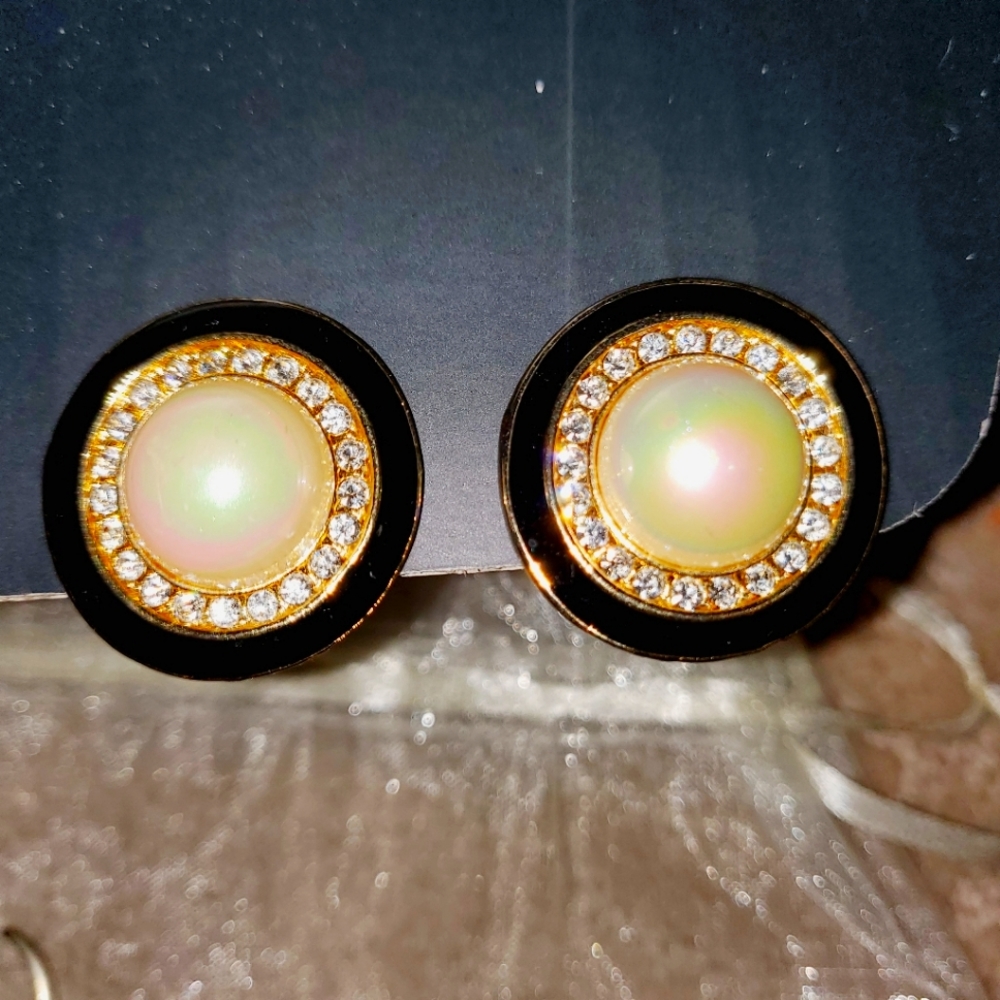 Vintage faux pearl clip on earrings